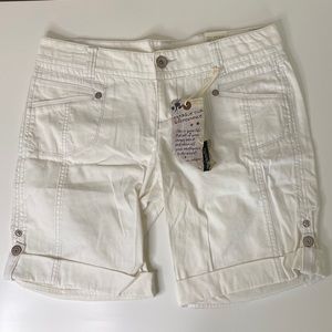 Lei Ashley Trouble Shorts in Optic White Size 11